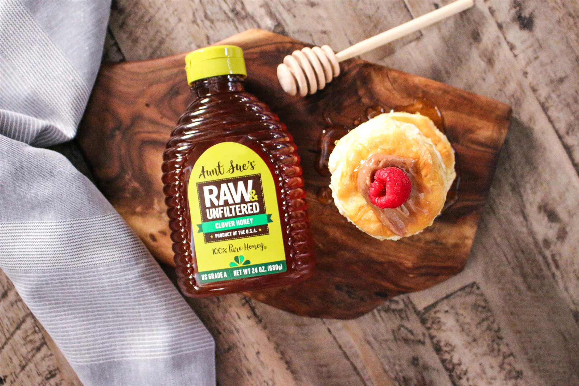 Aunt Sue's Raw & Unfiltered Honey Bottle with Pastry and Honey Dipper